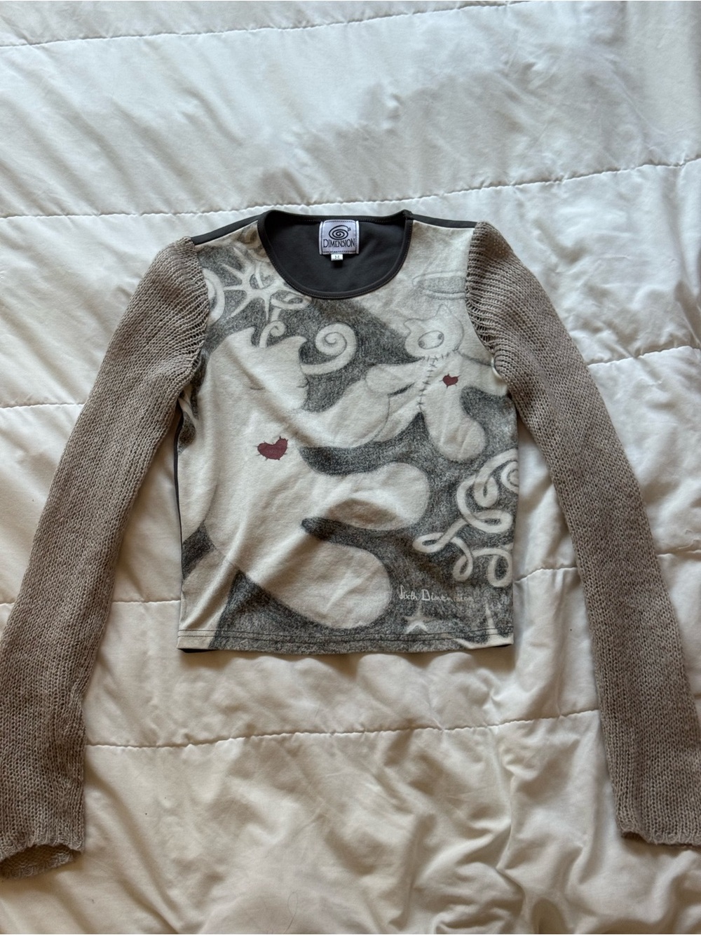 Vintage White & Gray Graphic Knit Top with Taupe Sleeves - John Dorian